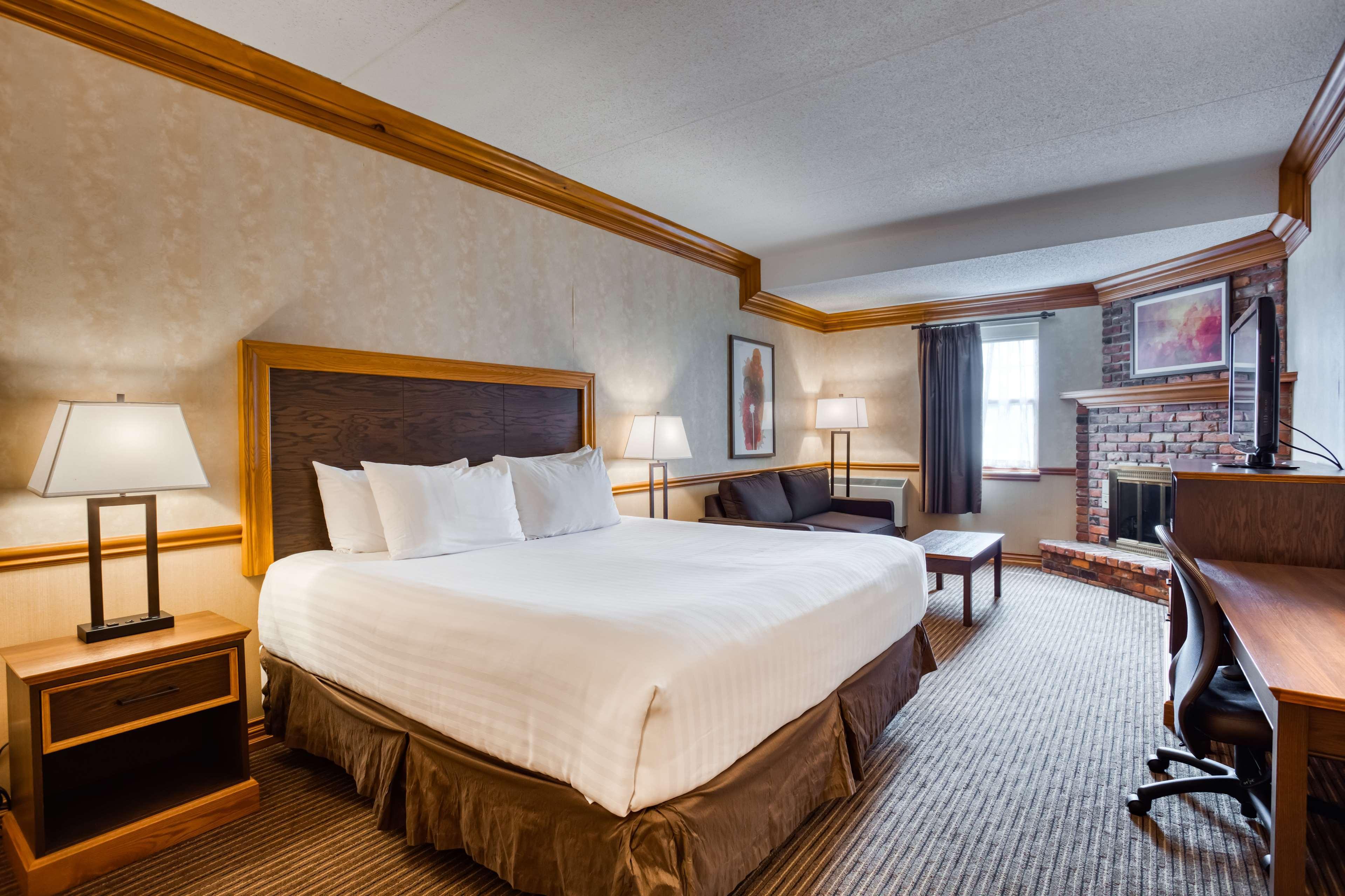 Best Western Parkway Inn & Conference Centre Cornwall Exterior photo