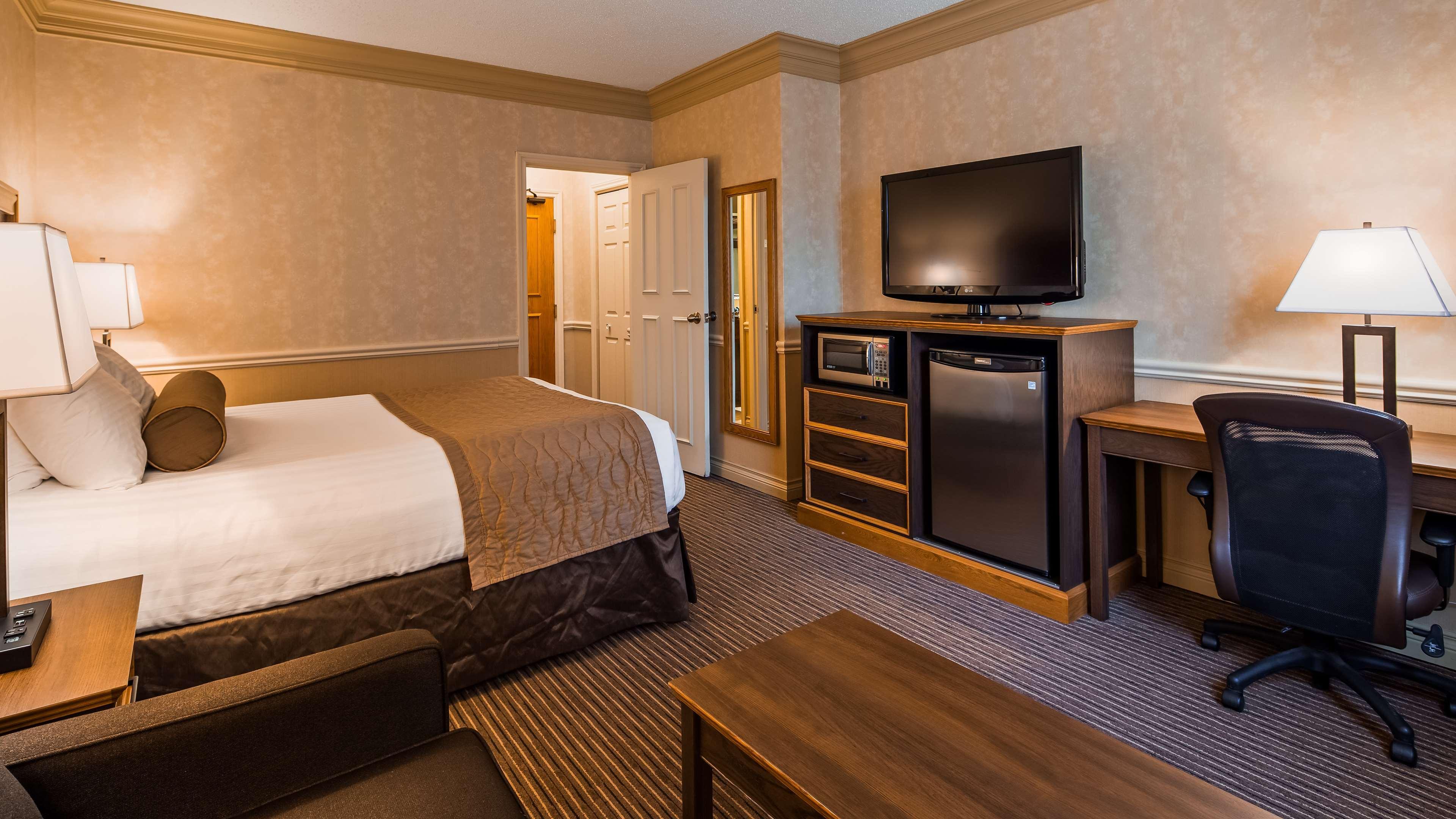 Best Western Parkway Inn & Conference Centre Cornwall Exterior photo