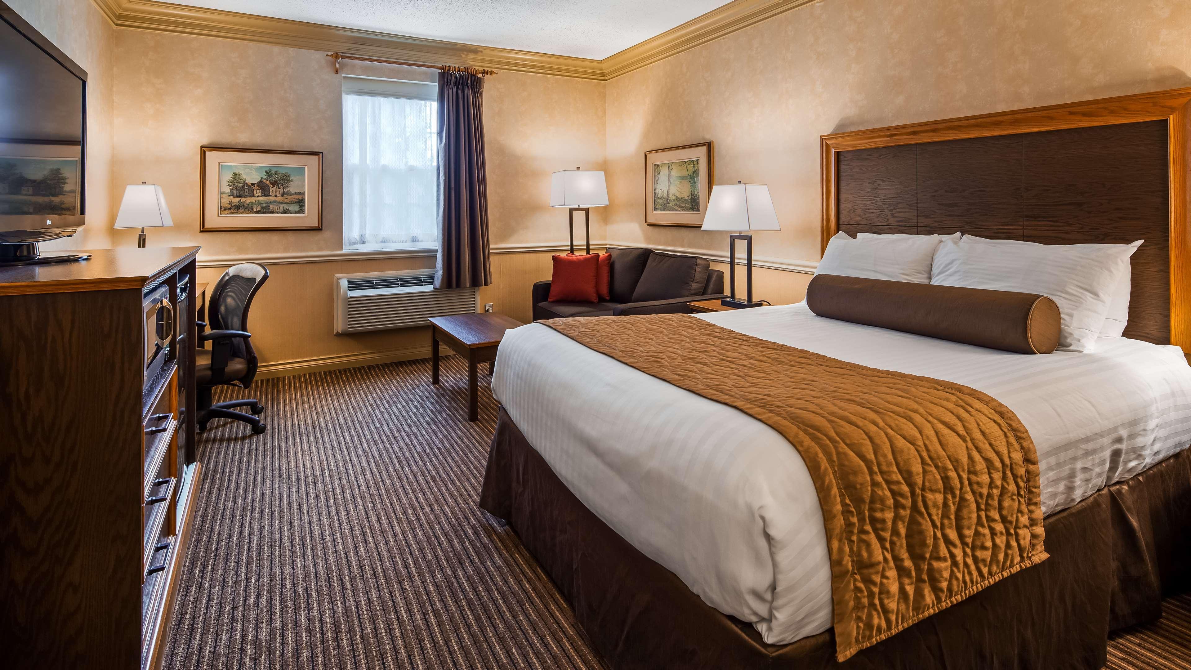 Best Western Parkway Inn & Conference Centre Cornwall Exterior photo