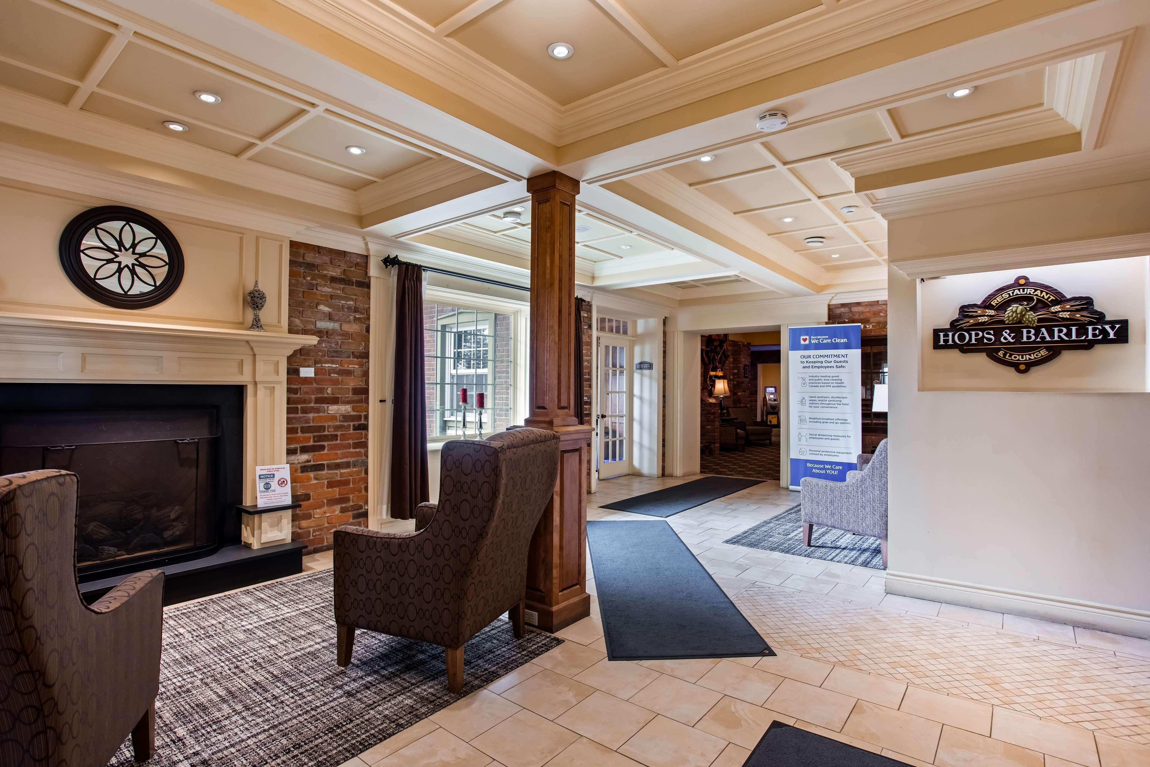 Best Western Parkway Inn & Conference Centre Cornwall Exterior photo