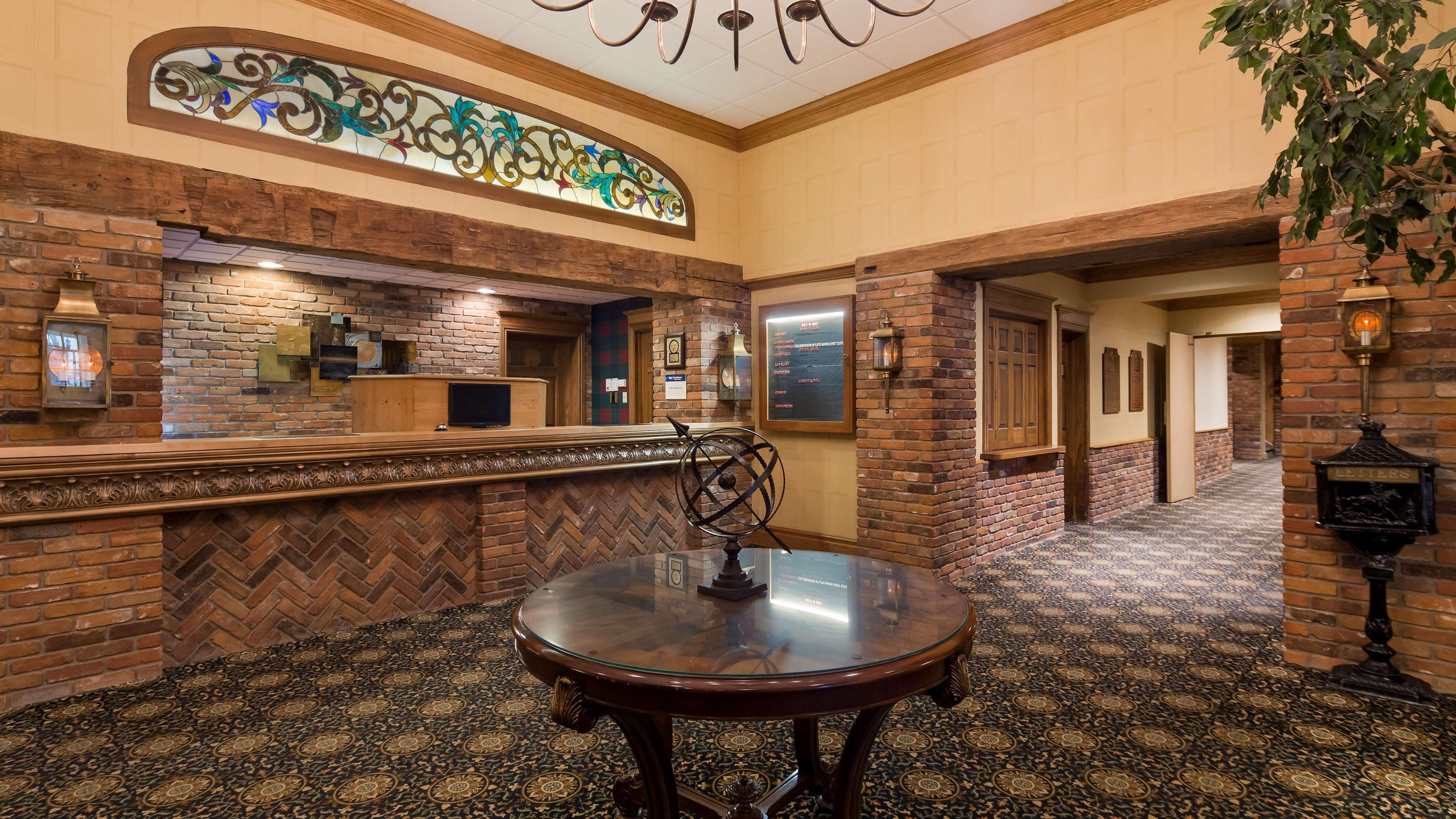 Best Western Parkway Inn & Conference Centre Cornwall Exterior photo
