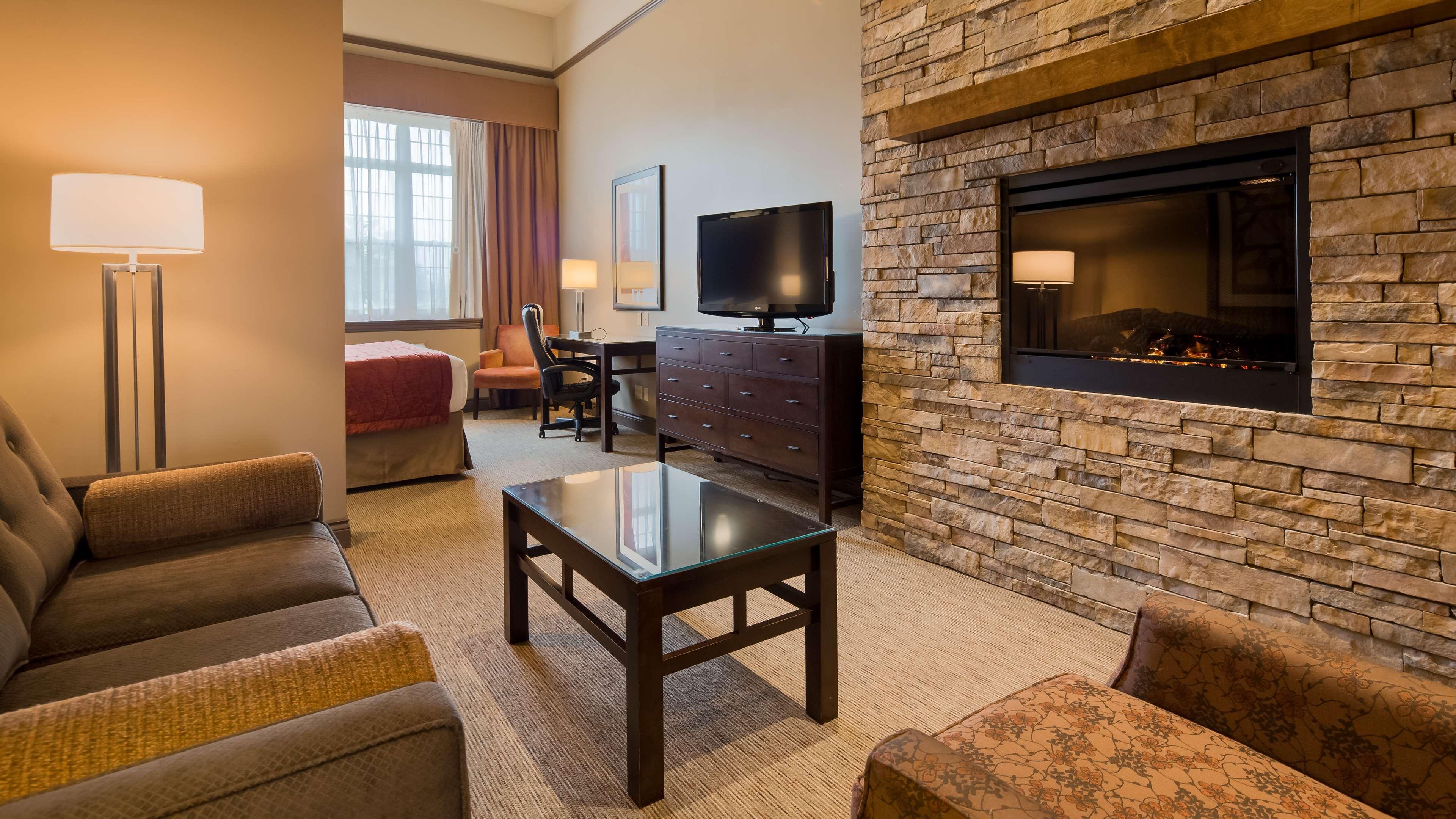 Best Western Parkway Inn & Conference Centre Cornwall Exterior photo