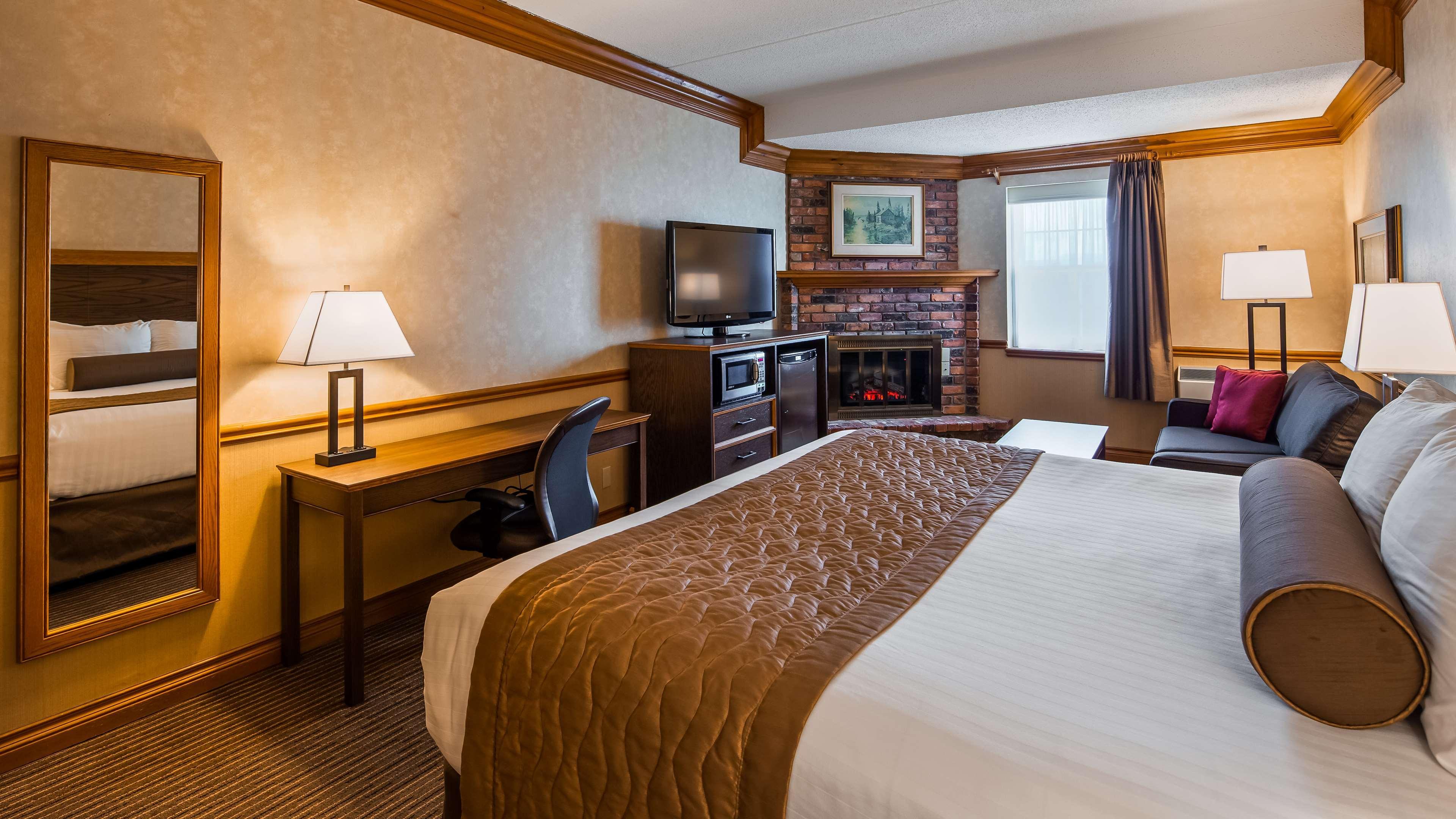Best Western Parkway Inn & Conference Centre Cornwall Exterior photo