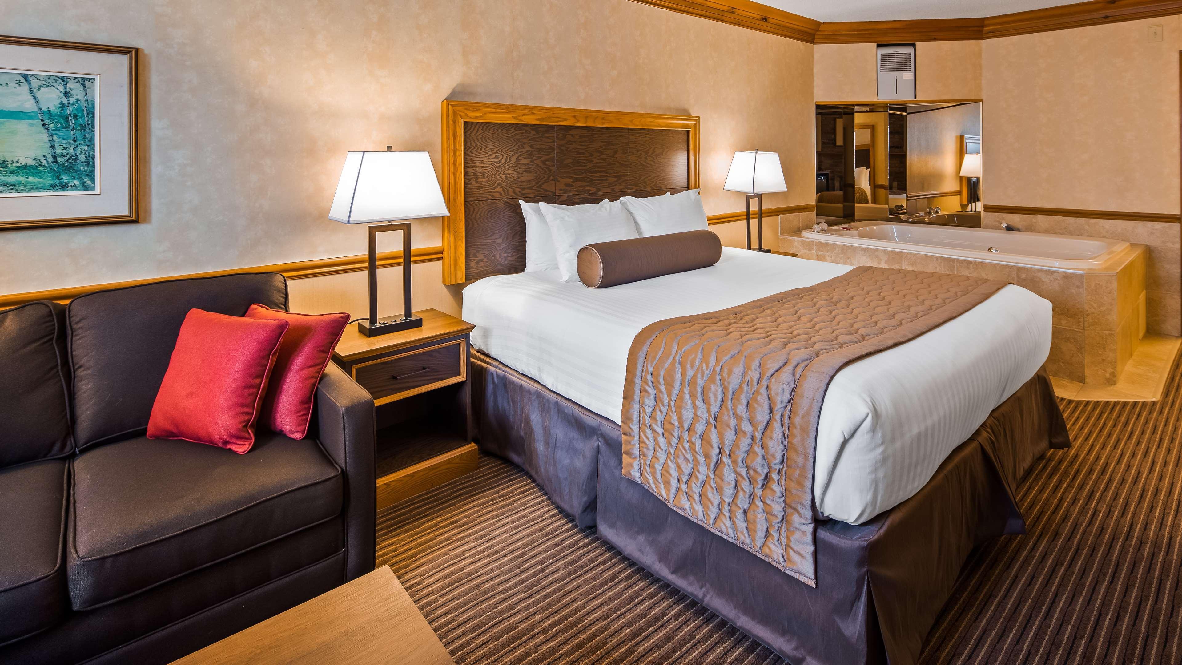 Best Western Parkway Inn & Conference Centre Cornwall Exterior photo
